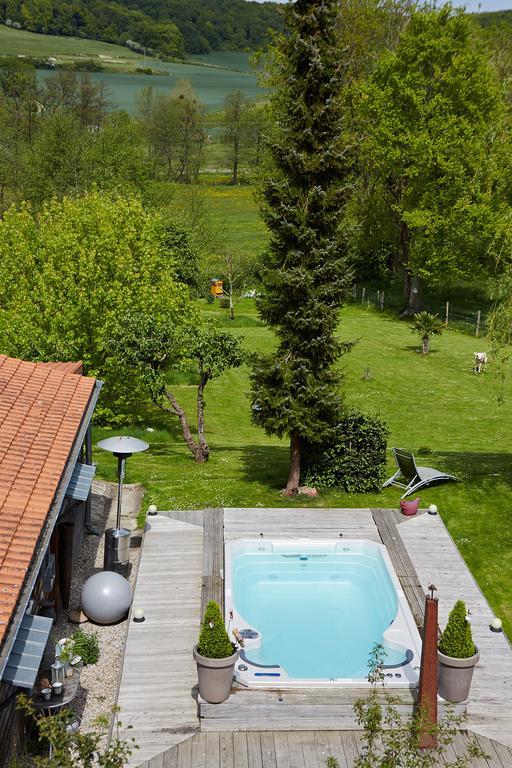 Les Gites De L'Yeres Cuverville-sur-Yeres Номер фото
